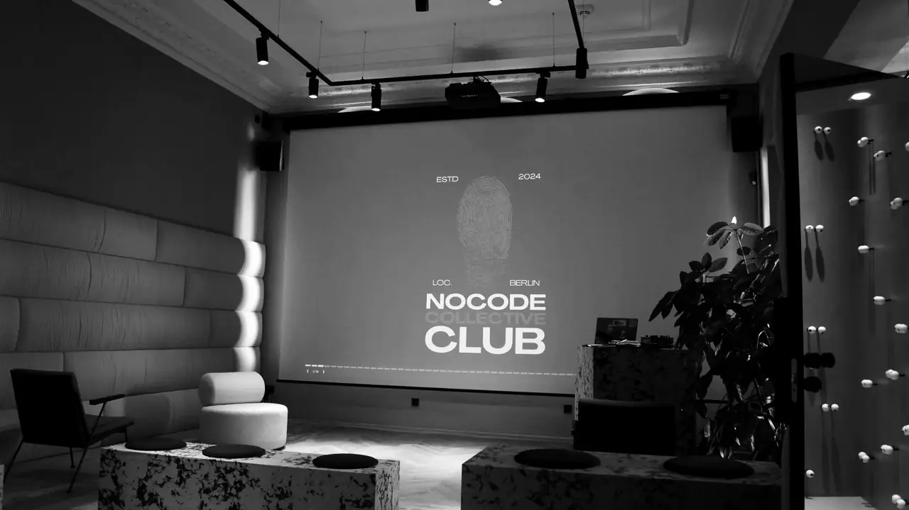 Der Raum im Lynk & Co Berlin Club vor dem Start