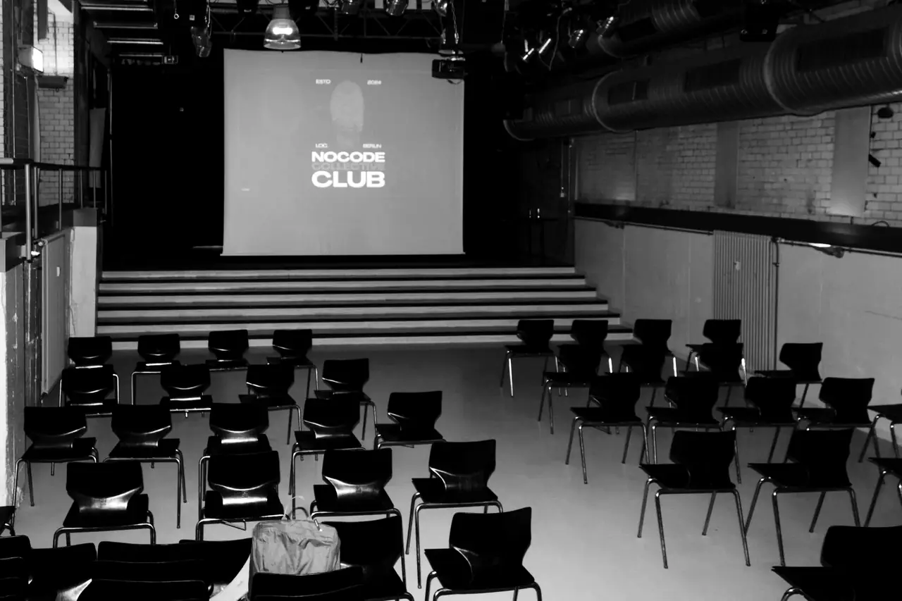 Die Clinker Lounge in der Backfabrik vor dem Start